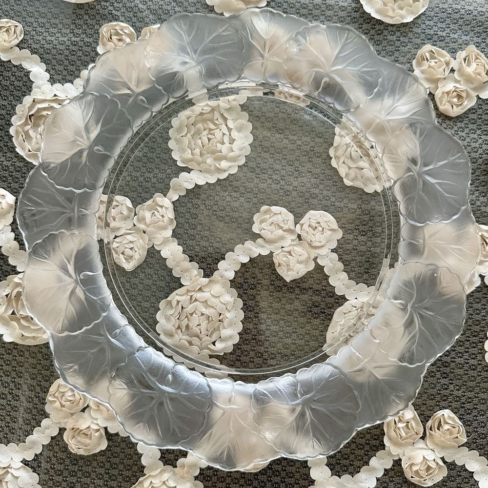 VTG 60s Lalique Honfleur Plate 8.4 Inch Geranium Frosted French Crystal Signed
